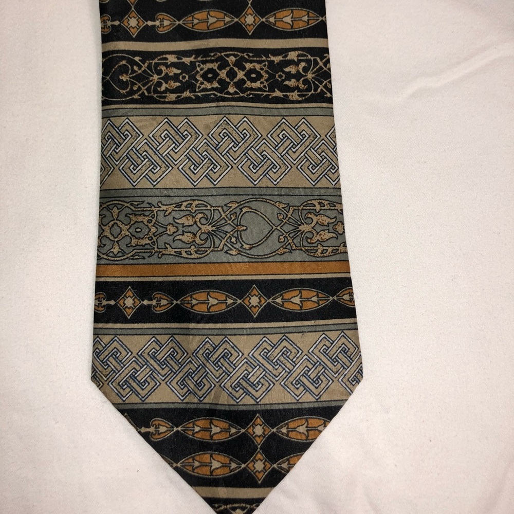 Men’s 100% Silk tie. No flaws